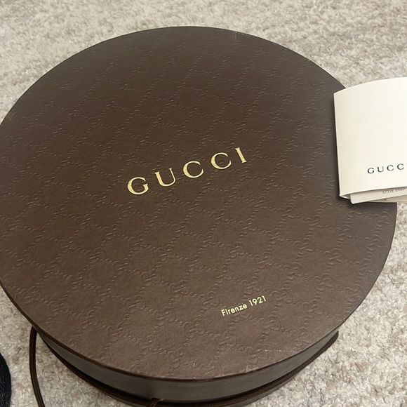 Gucci
Paper Fedora Hat w/ Tags - Picture 8 of 10